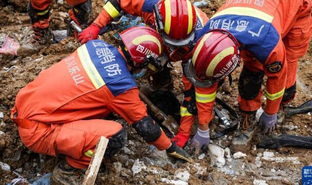 四川乐山金口河发生高位山体垮塌造成19人遇难